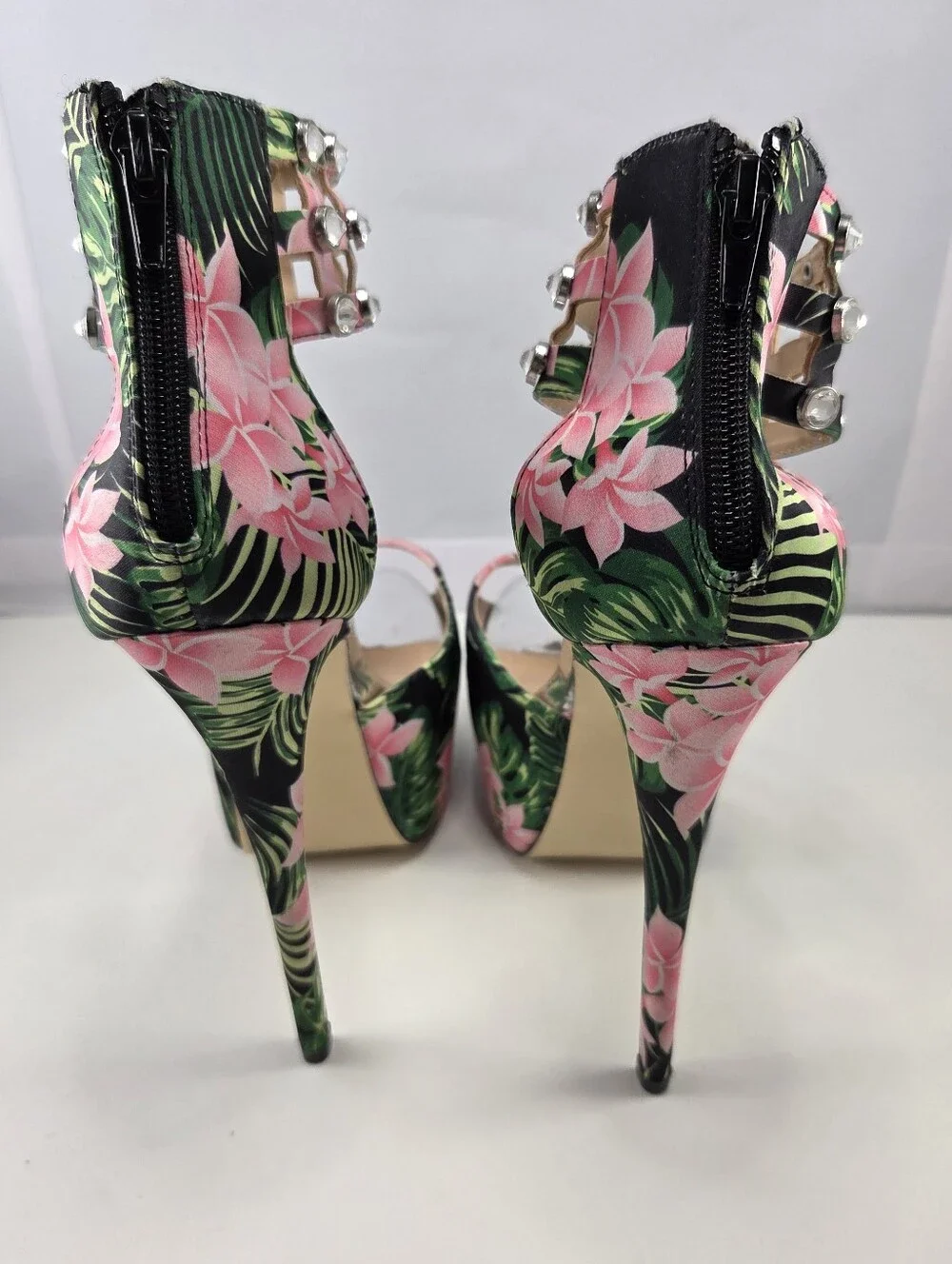 ShoeDazzle Sabella Tropical Floral Rhinestone Platform Heels Size 9.5